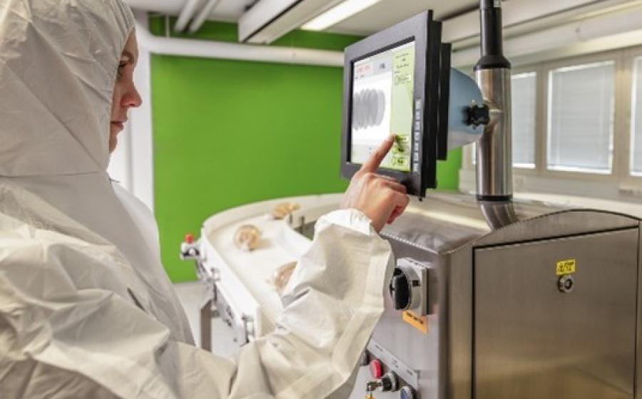 X-RAY TECHNOLOGY WITH LASER VISION X-RAY TECHNOLOGY WITH LASER VISION