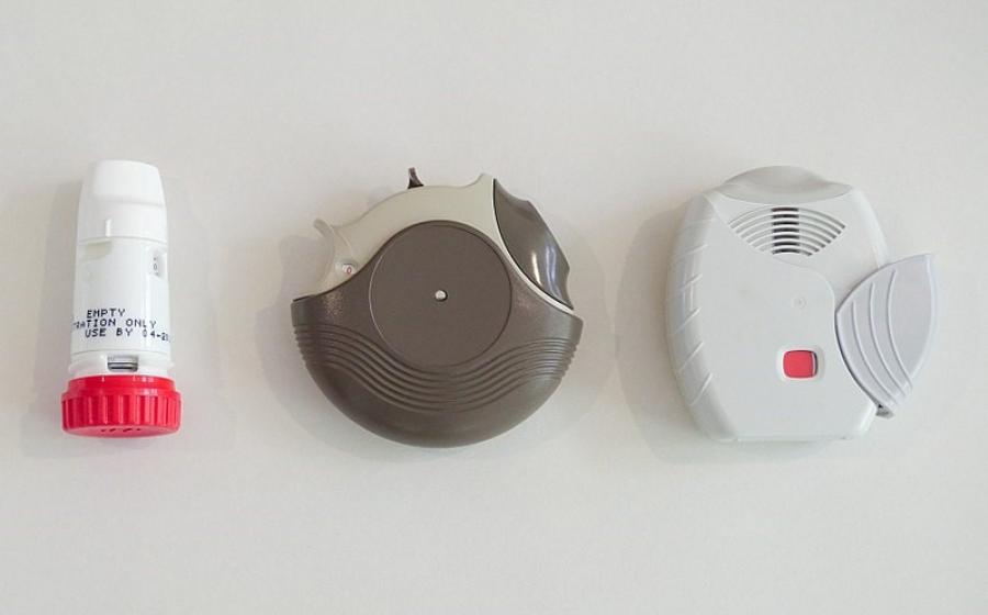 Three types of dry powder inhalers: Turbuhaler, Accuhaler and Ellipta devices Three types of dry powder inhalers: Turbuhaler, Accuhaler and Ellipta devices