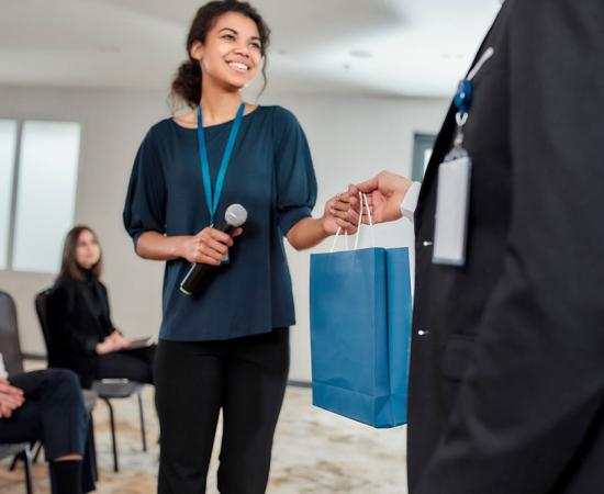 A Savvy Guide To Corporate Event Gift Bags