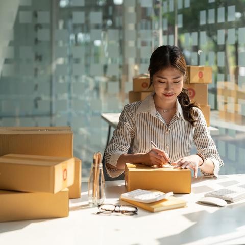 5 Tips For Packing Company Merchandise
