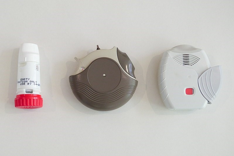 Three types of dry powder inhalers: Turbuhaler, Accuhaler and Ellipta devices Three types of dry powder inhalers: Turbuhaler, Accuhaler and Ellipta devices